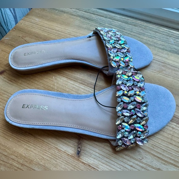 NWT EXPRESS Rhinestone Flip Flops Sandals - Picture 2 of 6